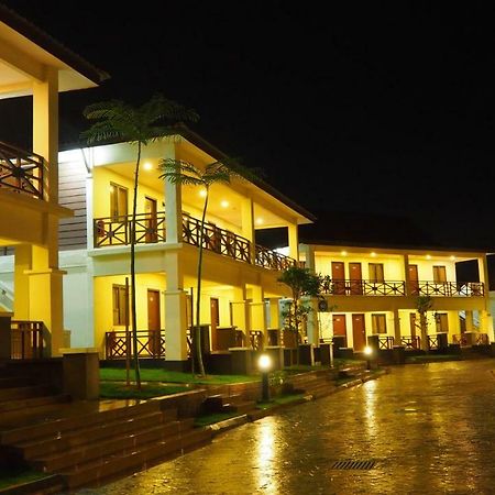 Lotus Seaview Beach Resort, Pengerang Kampung Sungai Rengit Bagian luar foto