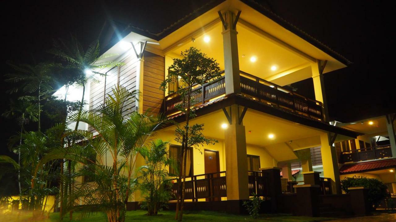 Lotus Seaview Beach Resort, Pengerang Kampung Sungai Rengit Bagian luar foto