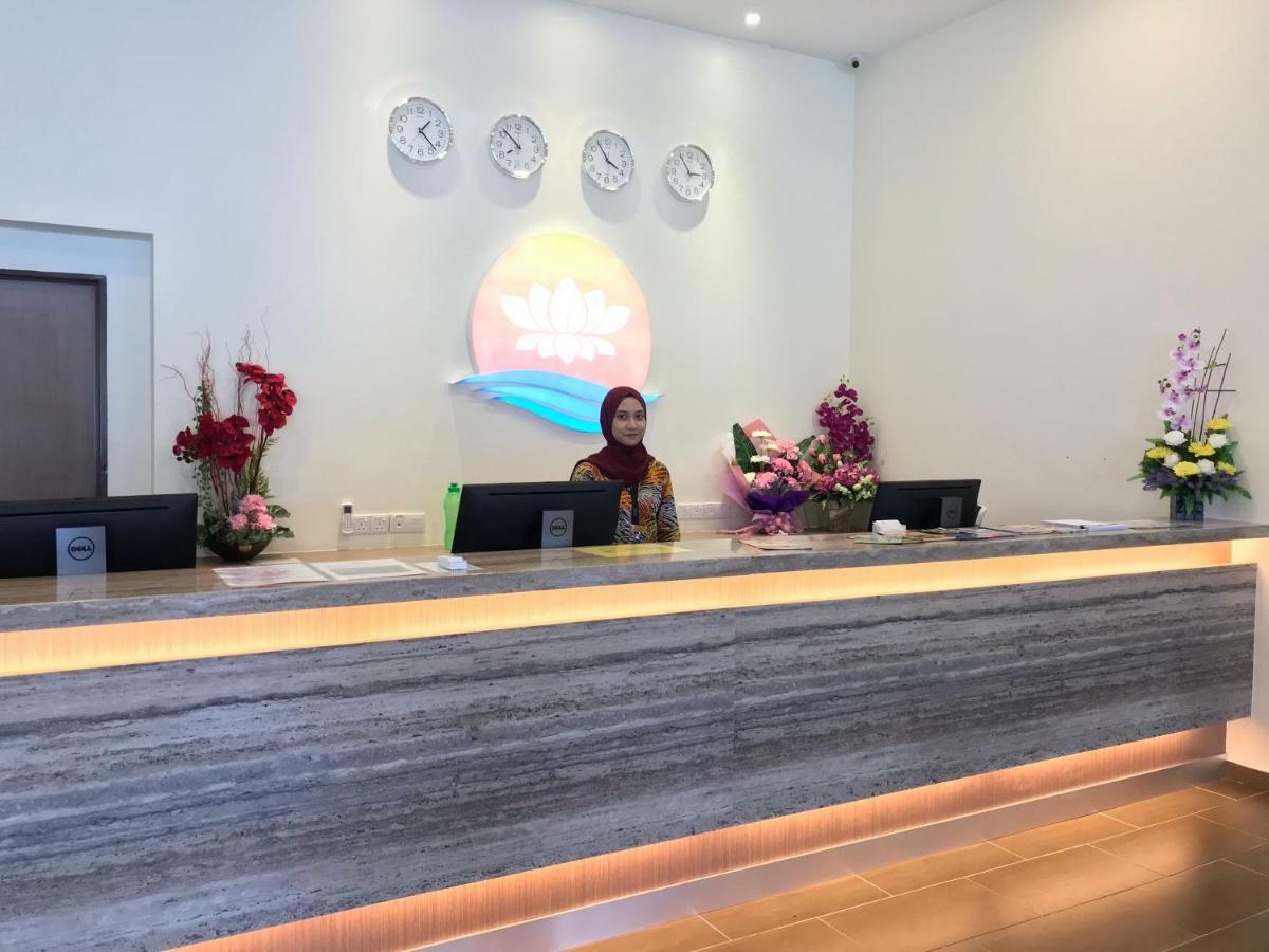 Lotus Seaview Beach Resort, Pengerang Kampung Sungai Rengit Bagian luar foto