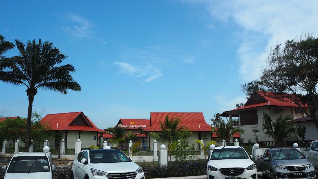Lotus Seaview Beach Resort, Pengerang Kampung Sungai Rengit Bagian luar foto
