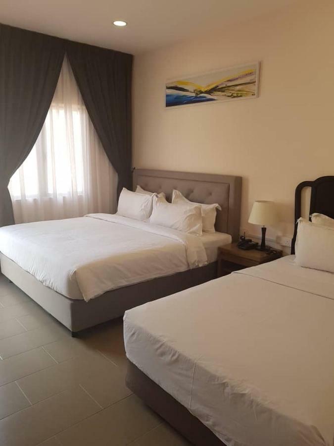 Lotus Seaview Beach Resort, Pengerang Kampung Sungai Rengit Bagian luar foto