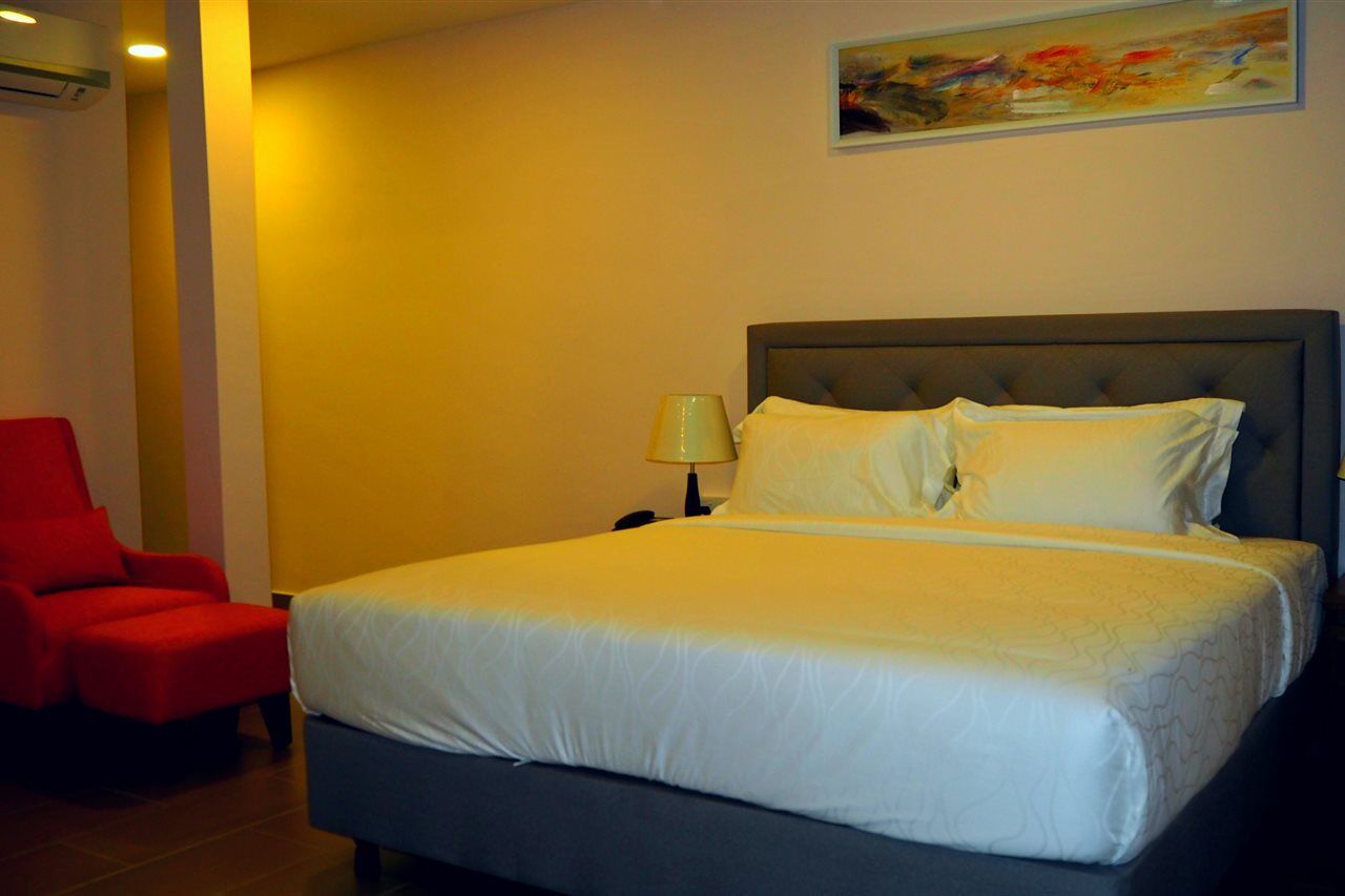 Lotus Seaview Beach Resort, Pengerang Kampung Sungai Rengit Bagian luar foto
